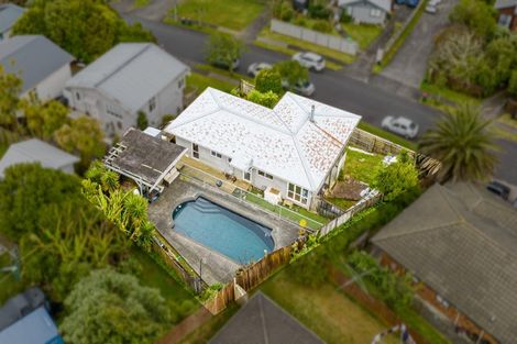 Photo of property in 57 Chislehurst Street, Henderson, Auckland, 0612