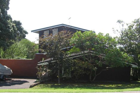 Photo of property in 21 Bournemouth Terrace, Murrays Bay, Auckland, 0630