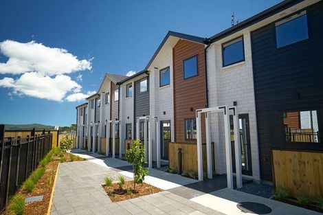 Photo of property in 2/170 Don Buck Road, Massey, Auckland, 0614