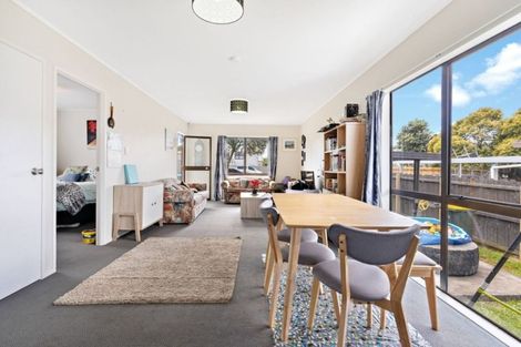 Photo of property in 2/70 Palmers Road, Clendon Park, Auckland, 2103