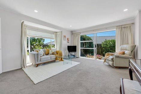 Photo of property in 1/5 Solana Court, Botany Downs, Auckland, 2010