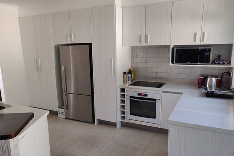 Photo of property in Tuscany Towers, 30/1 Ambrico Place, New Lynn, Auckland, 0600