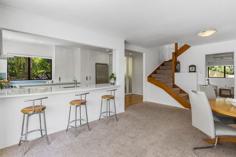 Photo of property in 5 Honeysuckle Lane, Mairangi Bay, Auckland, 0630