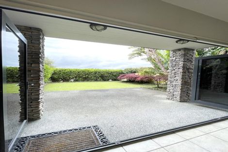 Photo of property in 10 Rangi Avenue, Schnapper Rock, Auckland, 0632