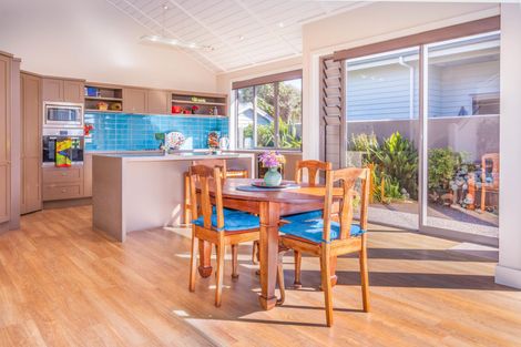 Photo of property in 5 Ian Place, Waihi Beach, 3611