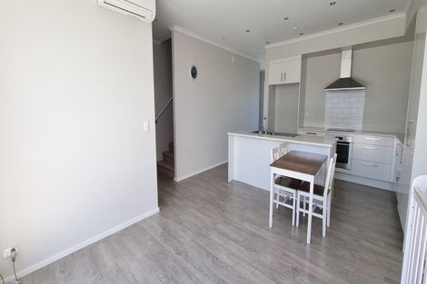 Photo of property in 17 Barbados Drive, Unsworth Heights, Auckland, 0632