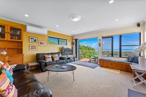 Photo of property in 73 Waitea Road, Muriwai, Waimauku, 0881