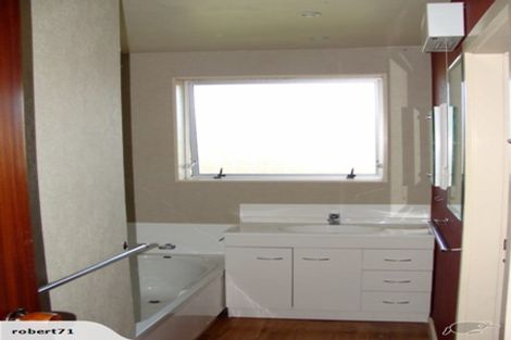 Photo of property in 2/41 Delaware Crescent, Russley, Christchurch, 8042