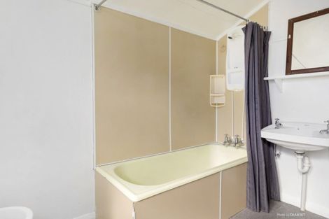 Photo of property in 5 Mangaroa Hill Road, Clouston Park, Upper Hutt, 5018