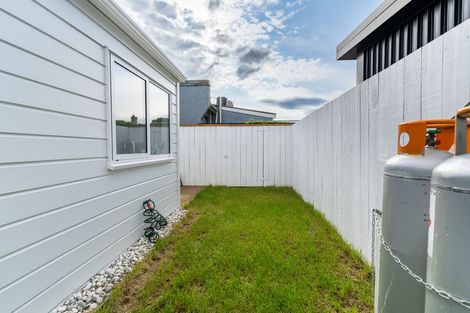 Photo of property in 8 Cashel Street, South Dunedin, Dunedin, 9012