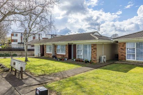Photo of property in 28 Landscape Road, Papatoetoe, Auckland, 2025