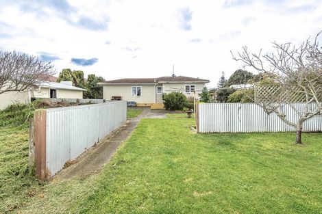 Photo of property in 4 Tongariro Street, Castlecliff, Whanganui, 4501