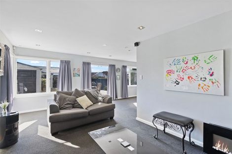 Photo of property in 8 Mappleton Avenue, Burnside, Christchurch, 8053