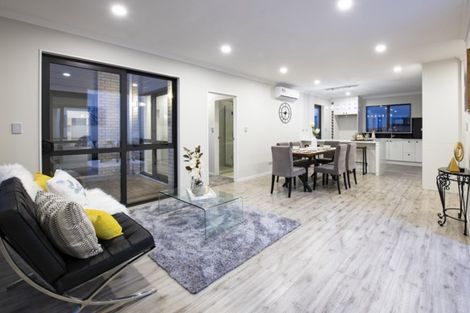 Photo of property in 198 Ridge Road, Howick, Auckland, 2014