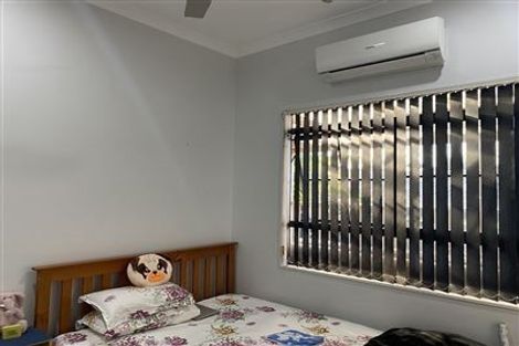 Photo of property in 15a Kiernan Place, Kelston, Auckland, 0602