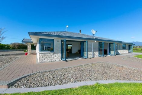 Photo of property in 930 Upland Road, Egmont Village, New Plymouth, 4372