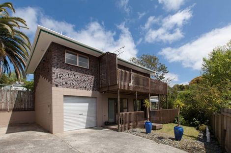 Photo of property in 2/18 Tiri View Place, Waiake, Auckland, 0630