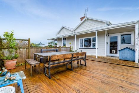 Photo of property in 2 Broadway, Waitara, 4320