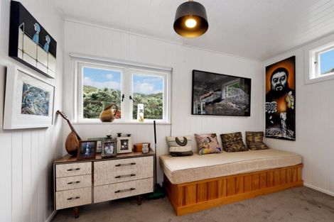 Photo of property in 29 Glenesk Road, Piha, New Lynn, 0772