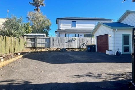 Photo of property in 9 Bradbury Road, Botany Downs, Auckland, 2010