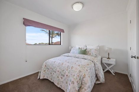 Photo of property in 2/28 Britannia Place, Half Moon Bay, Auckland, 2012