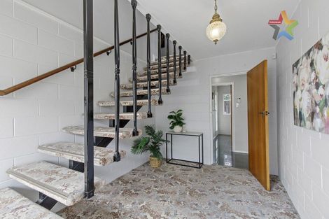 Photo of property in 3 Earlston Grove, Avalon, Lower Hutt, 5011