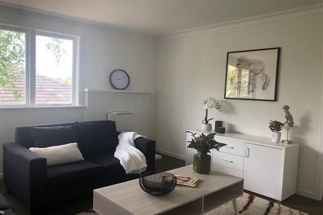 Photo of property in 16 Parrs Cross Road, Henderson, Auckland, 0612