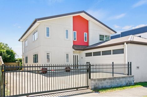 Photo of property in 22 Fulford Street, New Plymouth, 4310