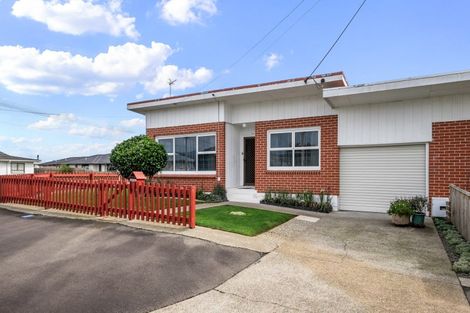 Photo of property in 75 Winchester Street, Levin, 5510