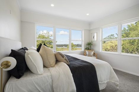 Photo of property in 112b Roberts Road, Te Atatu South, Auckland, 0610