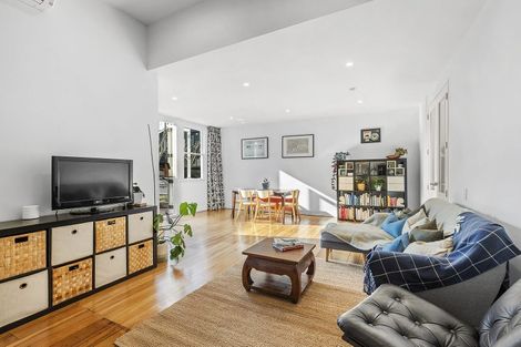 Photo of property in 17/3 Severn Street, Island Bay, Wellington, 6023