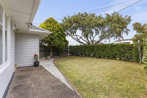 Photo of property in 1 Kotuku Street, Te Atatu Peninsula, Auckland, 0610