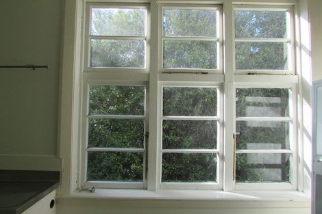 Photo of property in 2 Hawkhurst Road, Lyttelton, 8082