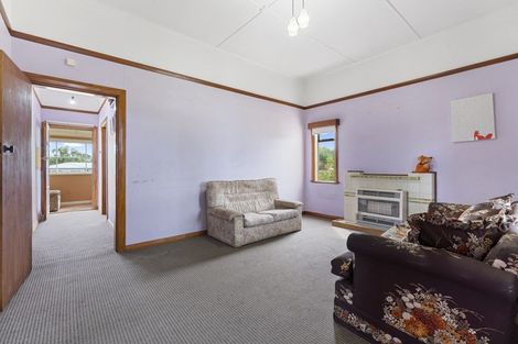 Photo of property in 72 Avenue Road, Foxton, 4814
