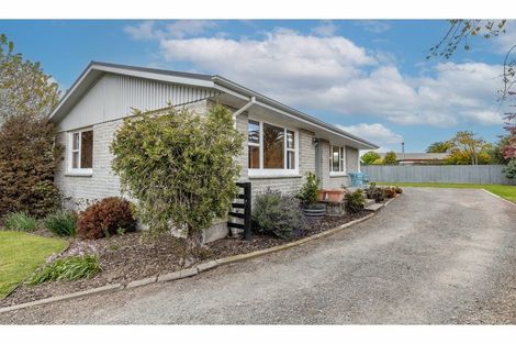 Photo of property in 9 Weston Place, Rangiora, 7400