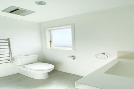 Photo of property in 93 Edgewater Drive, Pakuranga, Auckland, 2010