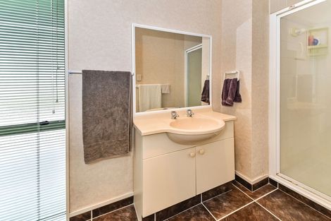 Photo of property in 21 Settlers Cove, Weymouth, Auckland, 2103