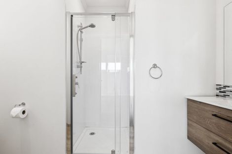 Photo of property in 70 Clevedon Road, Papakura, 2110