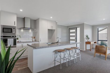 Photo of property in 5 Plate Lane, Papamoa, 3118
