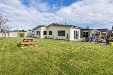 Photo of property in 26 Okarito Avenue, Levin, 5510