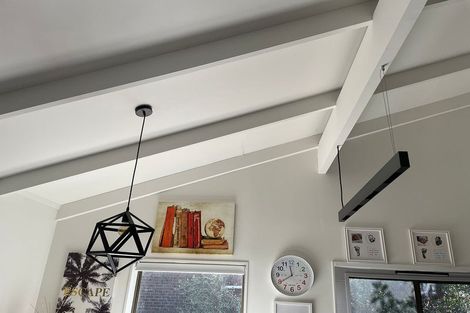 Photo of property in 42 Holyoake Place, Chatswood, Auckland, 0626