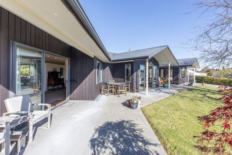 Photo of property in 11 Apatu Place, Waipukurau, 4200