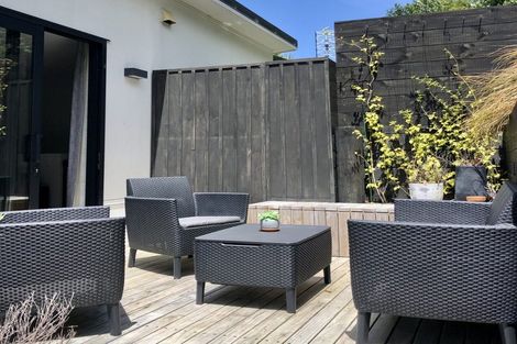 Photo of property in 5b Salmont Place, Kelburn, Wellington, 6012