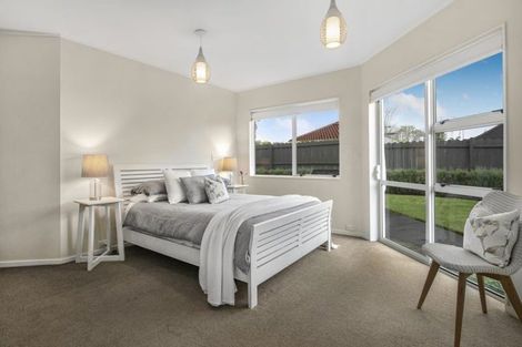 Photo of property in 11 Chippewa Place, Conifer Grove, Takanini, 2112