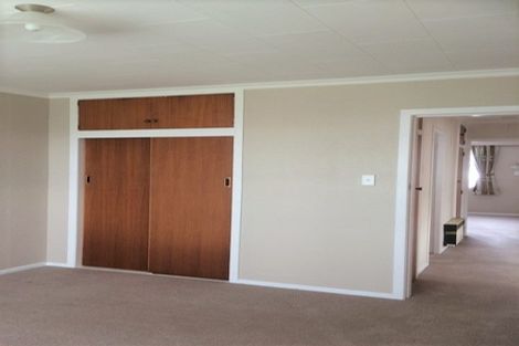 Photo of property in 40 Karaka Crescent, Levin, 5510