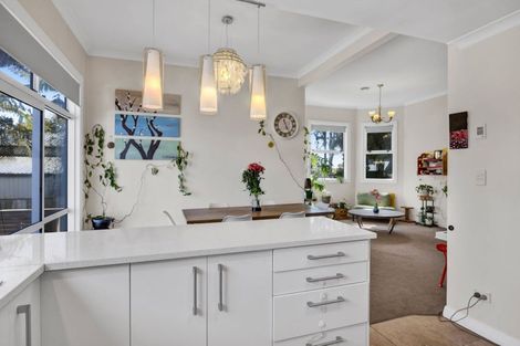 Photo of property in 35 Cordelia Street, Stratford, 4332