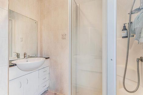 Photo of property in 29 Killygordon Place, Massey, Auckland, 0614