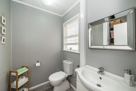 Photo of property in 42 Kaitawa Crescent, Paraparaumu, 5032