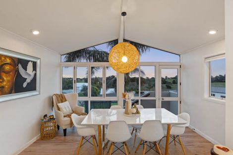 Photo of property in 41 Shakespear Road, Army Bay, Whangaparaoa, 0930