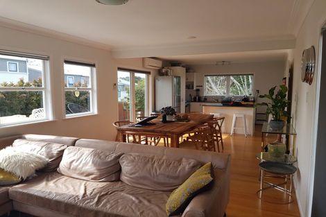 Photo of property in 26 Eskdale Road, Birkdale, Auckland, 0626